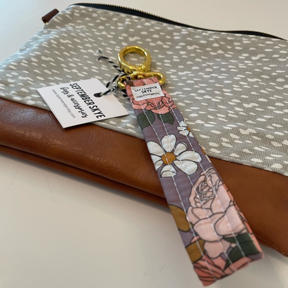 Gray Dash Wristlet Bag